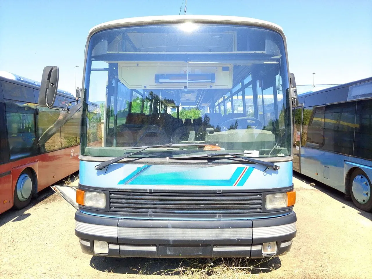 Setra S215 S215UL/ Pre Euro - 179 Kw - 12 Mt - front photo