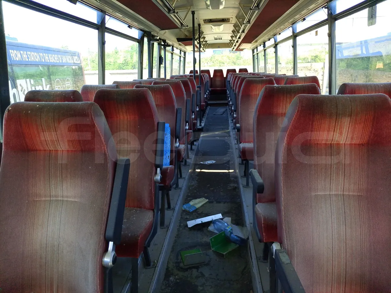 Setra S215 S215UL/ Pre Euro - 179 Kw - 12 Mt - reverse view middle aisle