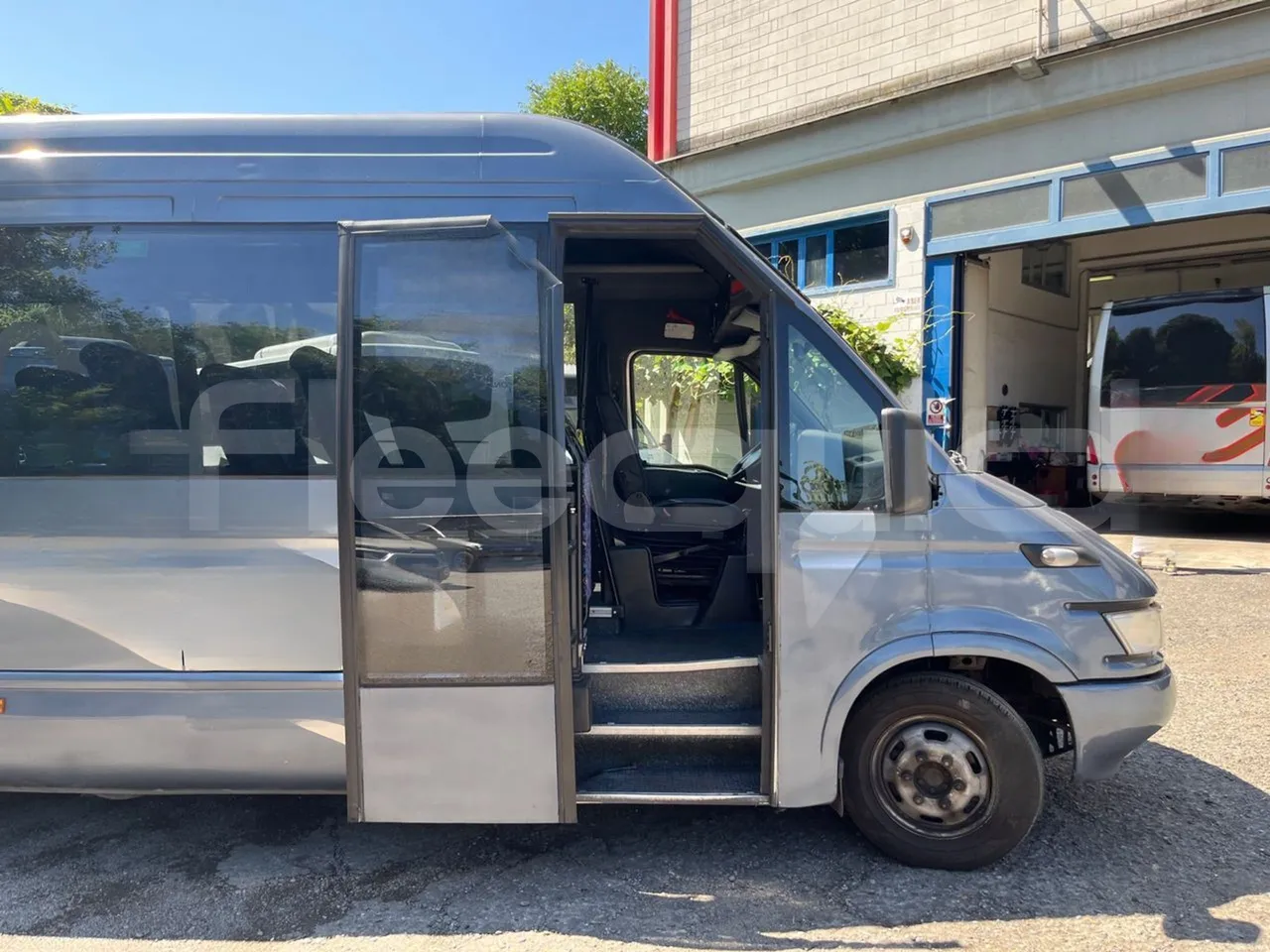 Iveco Daily A50C - EUR3 - 107kW - 6.948m - front door 1 open
