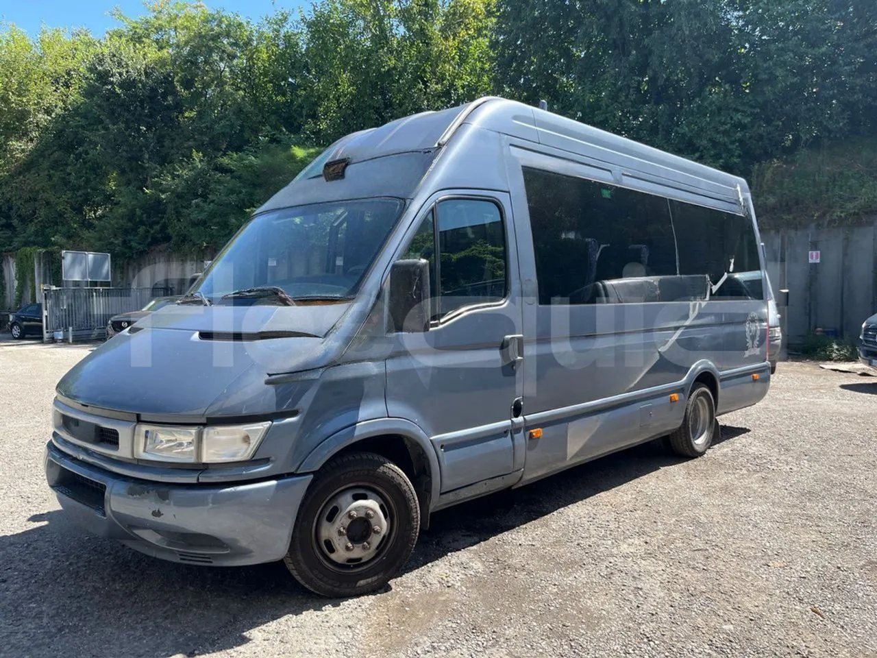 Iveco Daily A50C - EUR3 - 107kW - 6.948m - 3/4 front left (mandatory for bus to scrap)
