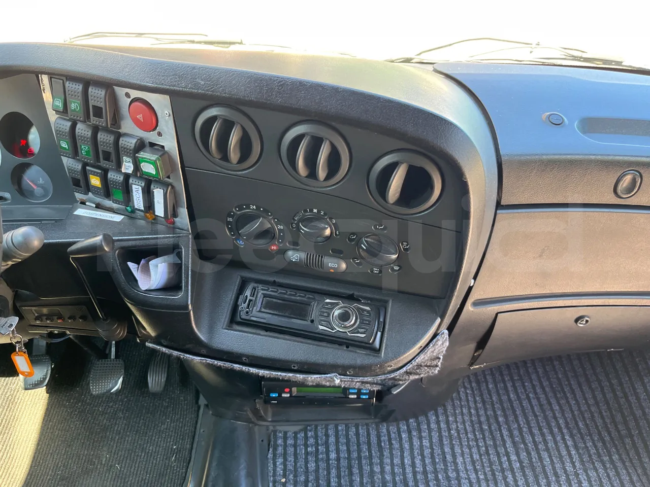 Iveco Daily A50C - EUR3 - 107kW - 6.948m - radio accessories photo