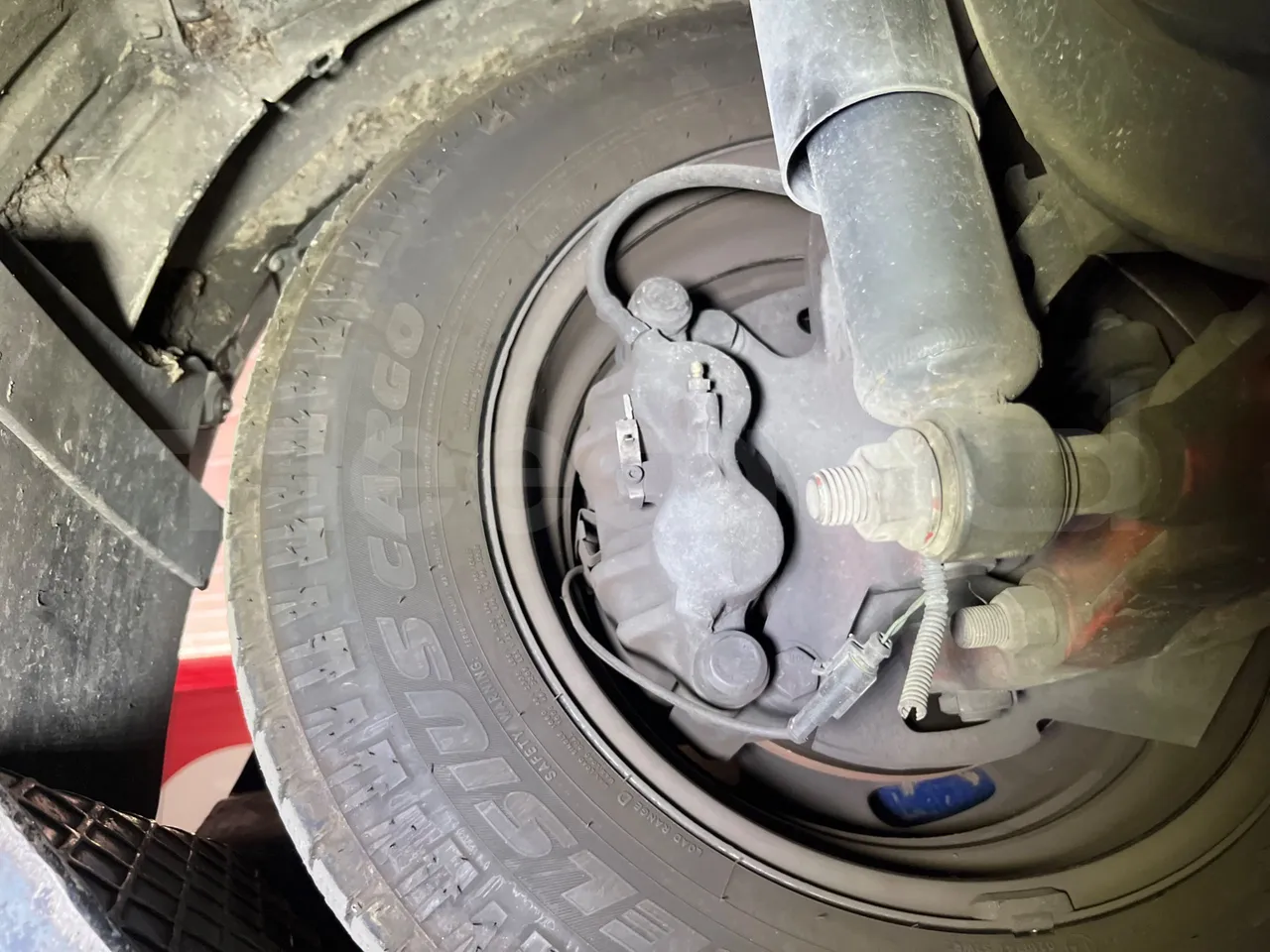 Iveco Daily A50C - EUR3 - 107kW - 6.948m - front brake calipers left
