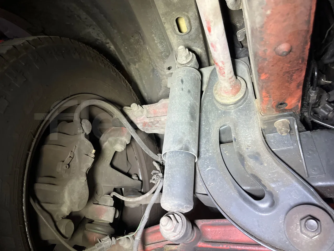 Iveco Daily A50C - EUR3 - 107kW - 6.948m - front shock absorbers left