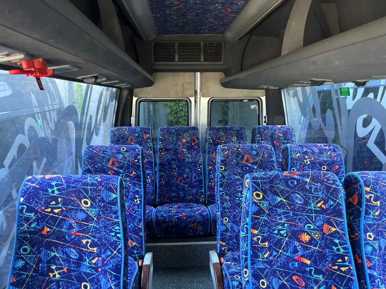 Iveco Daily A50C - EUR3 - 107kW - 6.948m - reverse view middle aisle