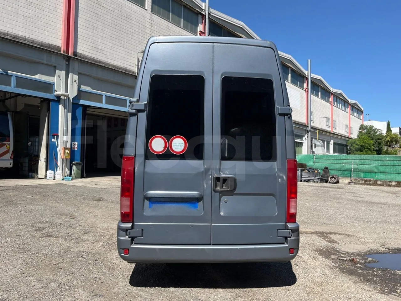Iveco Daily A50C - EUR3 - 107kW - 6.948m - rear hatch closed