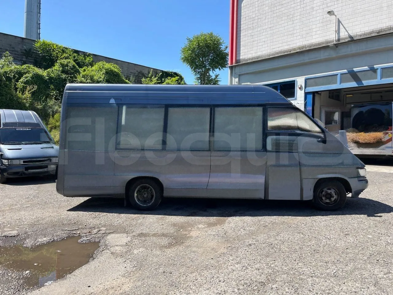 Iveco Daily A50C - EUR3 - 107kW - 6.948m - right side doors closed