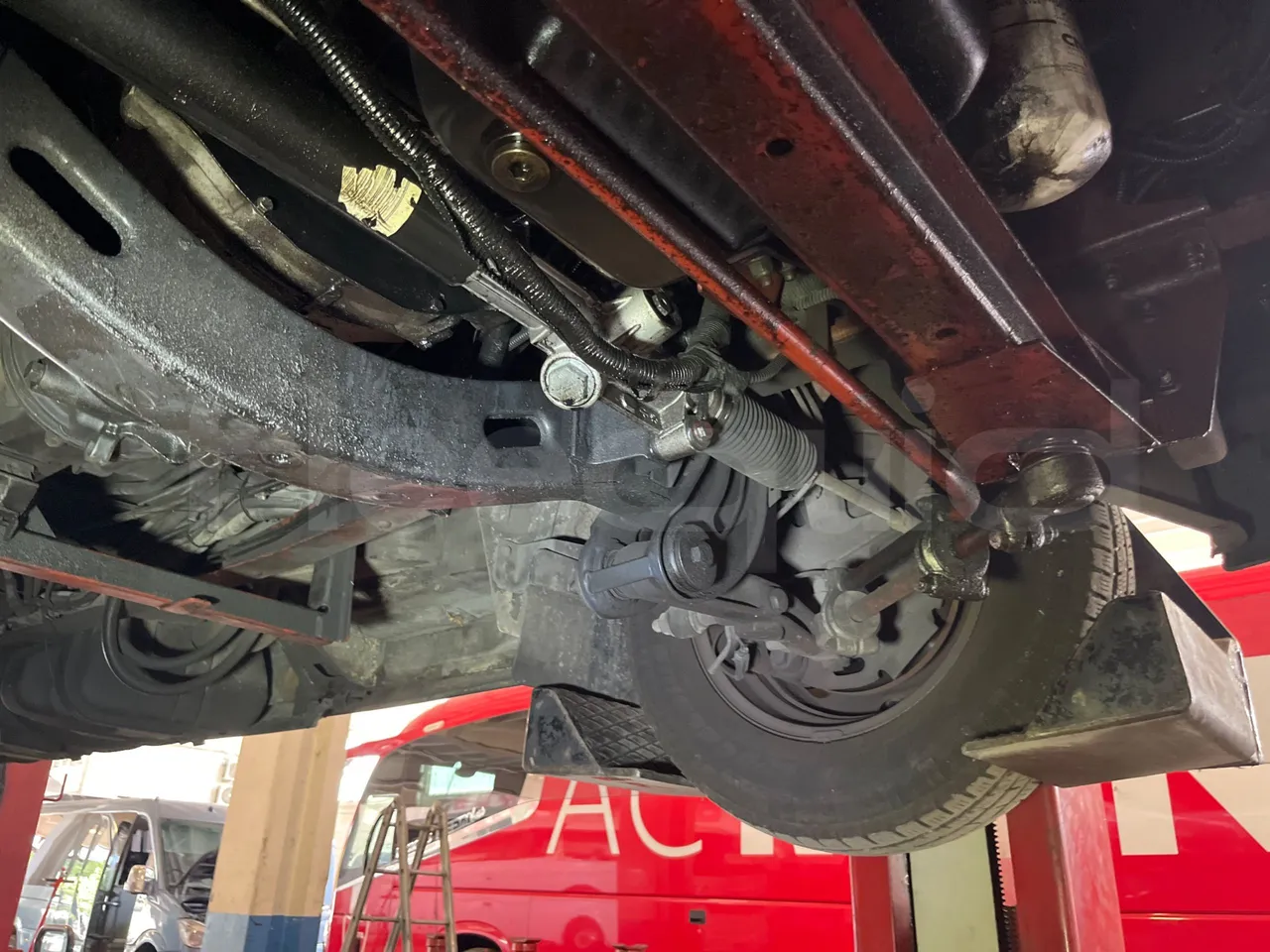 Iveco Daily A50C - EUR3 - 107kW - 6.948m - front axle left side