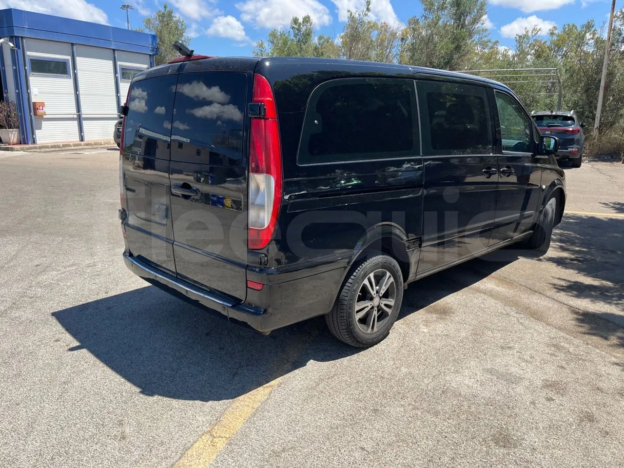 Mercedes-Benz Vito 639/2 - EUR5 - 100kW - 5.008m - 3/4 right rear doors closed