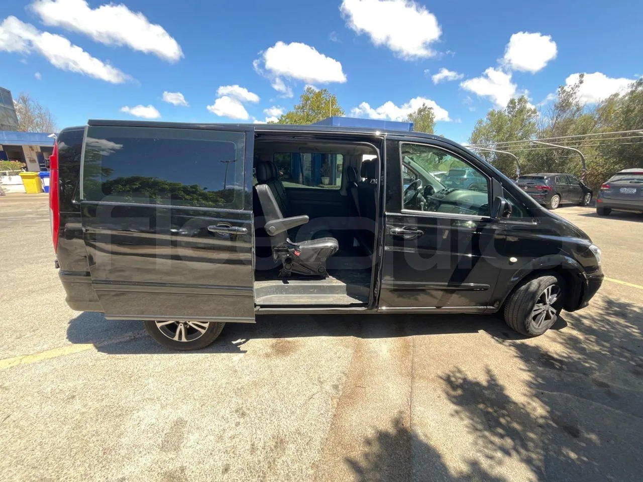 Mercedes-Benz Vito 639/2 - EUR5 - 100kW - 5.008m - right side doors open