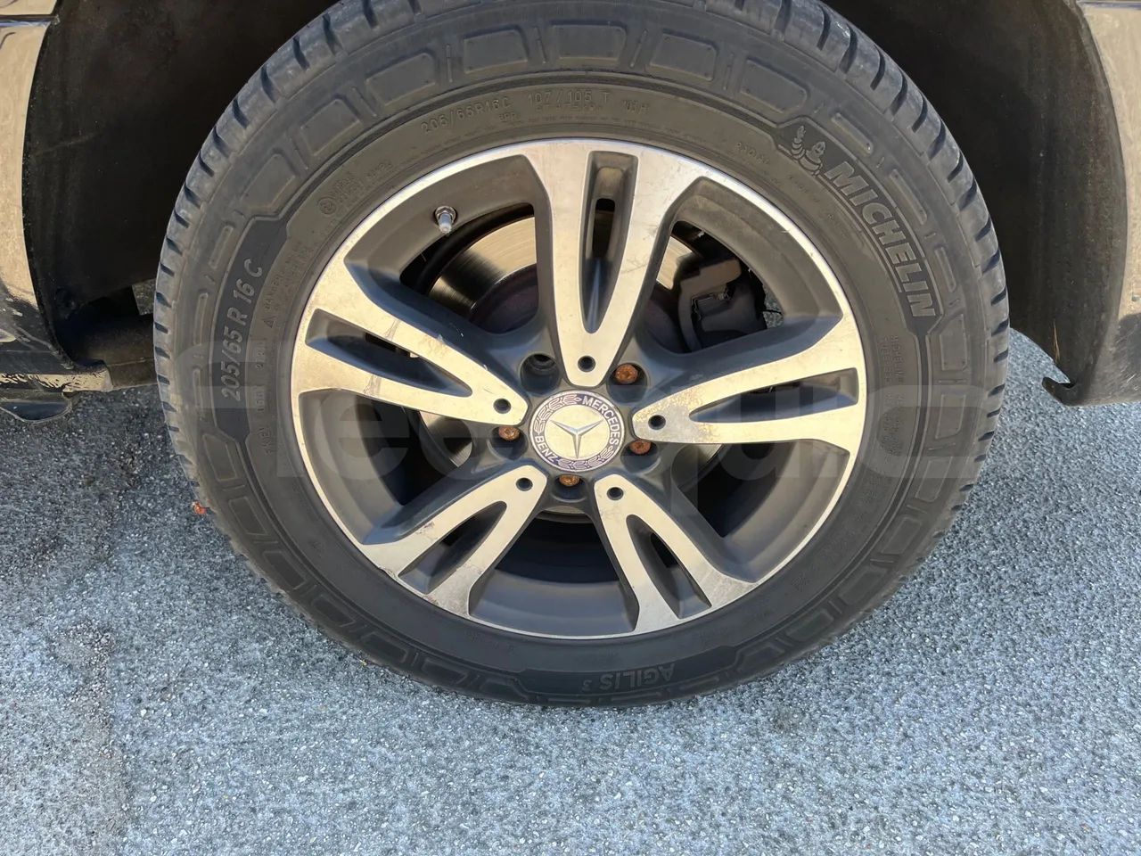 Mercedes-Benz Vito 639/2 - EUR5 - 100kW - 5.008m - rear left tire photo
