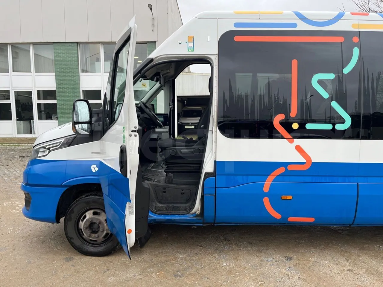 Iveco Daily A50/UNVI VENDAL - Euro 6 - 129 kW - 7.5 mt - front door 2 open