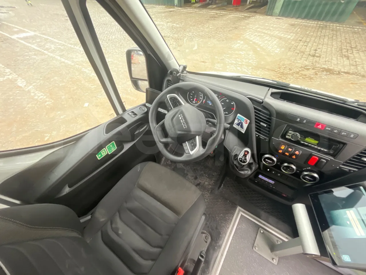 Iveco Daily A50/UNVI VENDAL - Euro 6 - 129 kW - 7.5 mt - buttons panels on