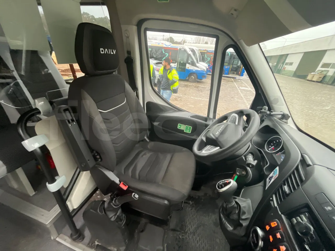 Iveco Daily A50/UNVI VENDAL - Euro 6 - 129 kW - 7.5 mt - driver's seat photo