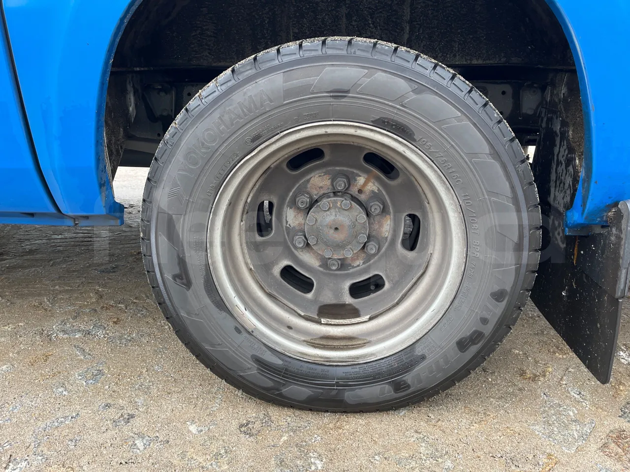 Iveco Daily A50/UNVI VENDAL - Euro 6 - 129 kW - 7.5 mt - tread condition front tires right