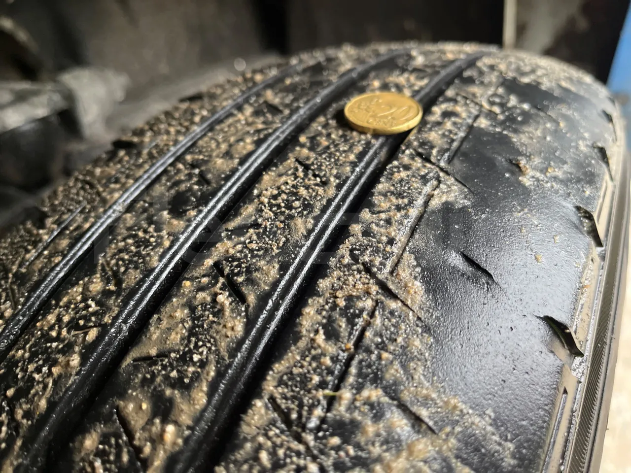 Iveco Daily A50/UNVI VENDAL - Euro 6 - 129 kW - 7.5 mt - tread condition second axle tires right