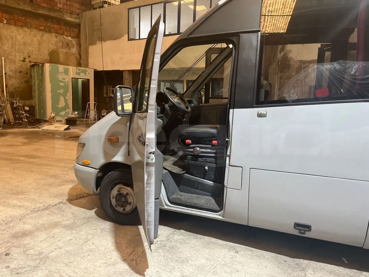 Mercedes-Benz Sprinter 416CD  - Euro3 - 115kW - 6.985mt - front door 2 open