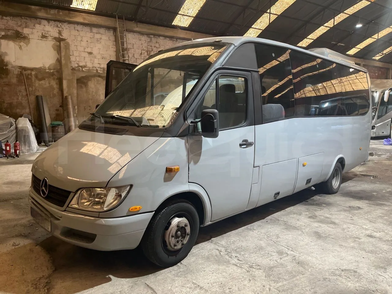 Mercedes-Benz Sprinter 416CD  - Euro3 - 115kW - 6.985mt - 3/4 front left