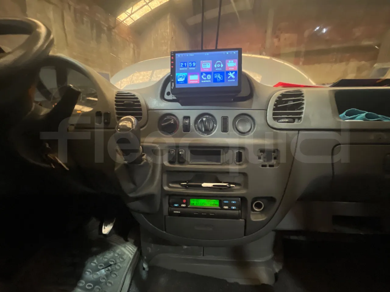 Mercedes-Benz Sprinter 416CD  - Euro3 - 115kW - 6.985mt - radio accessories photo