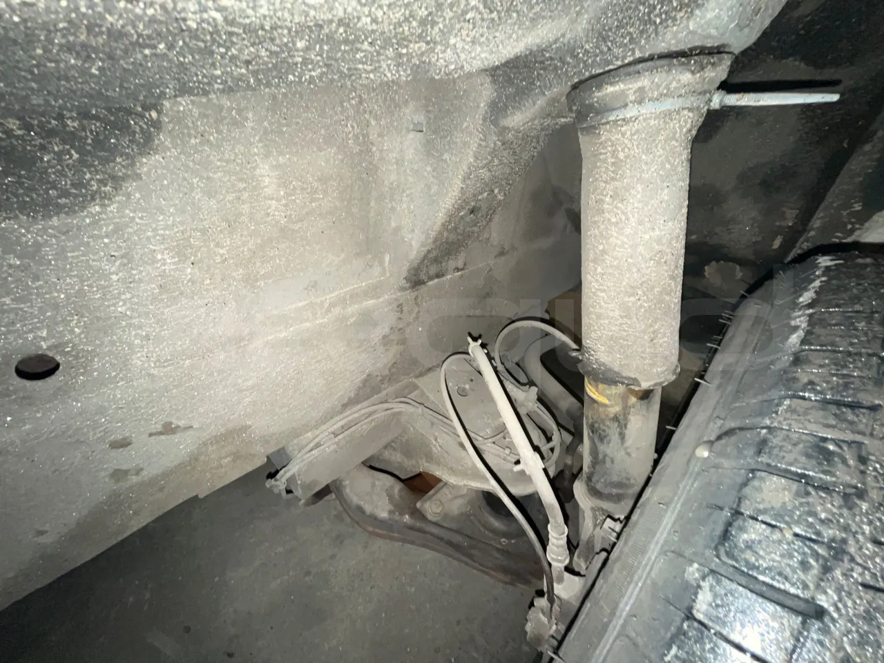 Mercedes-Benz Sprinter 416CD  - Euro3 - 115kW - 6.985mt - front shock absorbers right