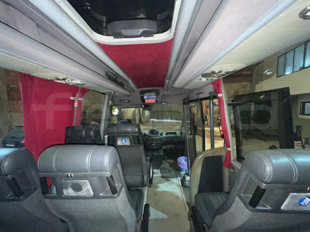 Mercedes-Benz Sprinter 416CD  - Euro3 - 115kW - 6.985mt - forward view middle aisle