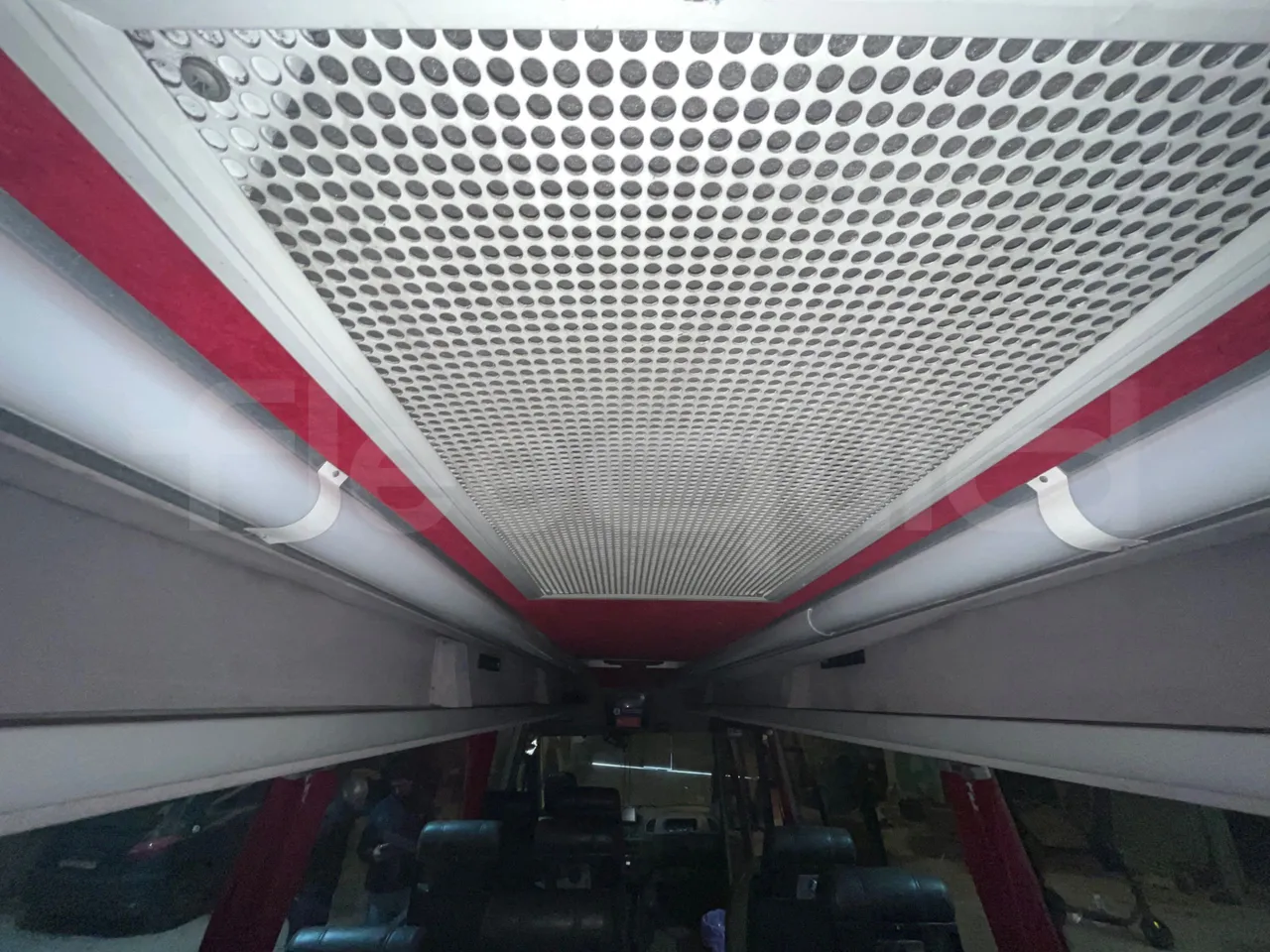Mercedes-Benz Sprinter 416CD  - Euro3 - 115kW - 6.985mt - overhead compartments photo