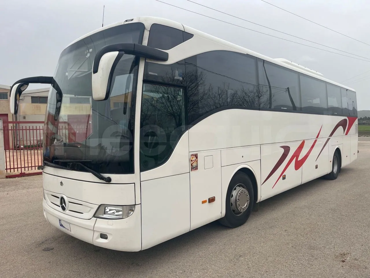 Mercedes-Benz Tourismo RHD 632 01 - Euro5 - 300kW - 12.140mt - 3/4 left rear side