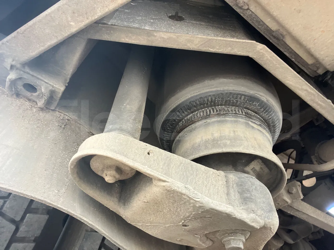 Mercedes-Benz Tourismo RHD 632 01 - Euro5 - 300kW - 12.140mt - axel 2 air springs 2 left