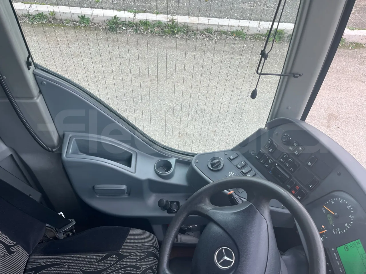 Mercedes-Benz Tourismo RHD 632 01 - Euro5 - 300kW - 12.140mt - onboard devices 3