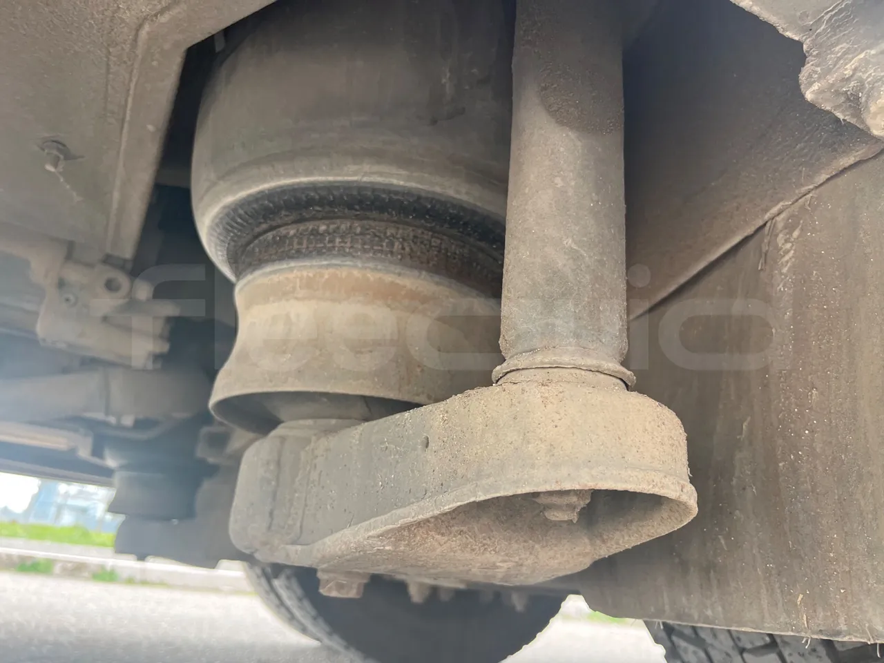 Mercedes-Benz Tourismo RHD 632 01 - Euro5 - 300kW - 12.140mt - axle 2 caliper brakes right