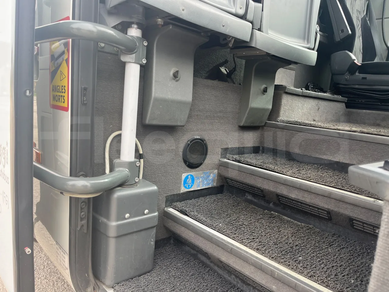 Mercedes-Benz Tourismo RHD 632 01 - Euro5 - 300kW - 12.140mt - coffee machine accessories