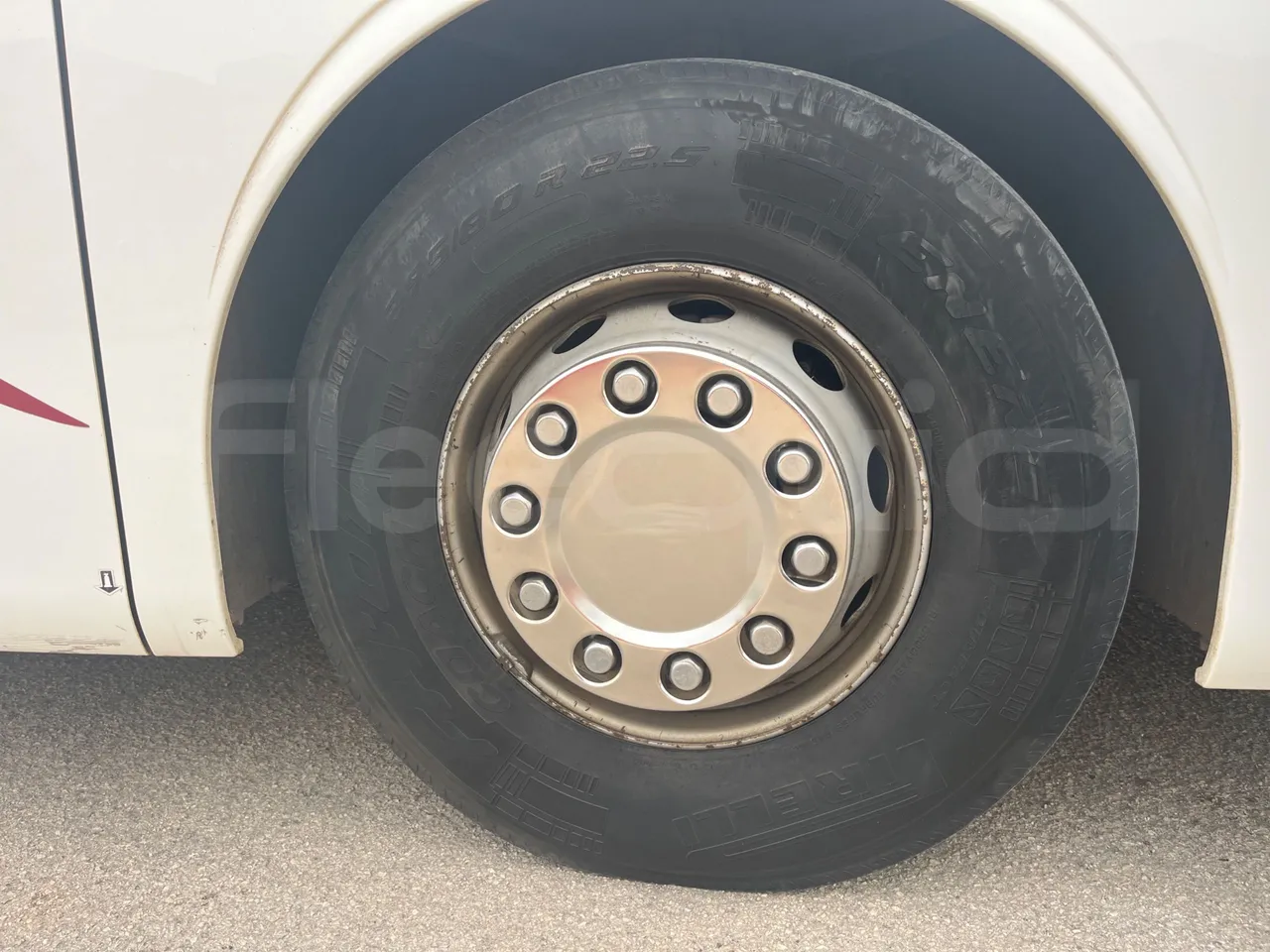 Mercedes-Benz Tourismo RHD 632 01 - Euro5 - 300kW - 12.140mt - differential photo