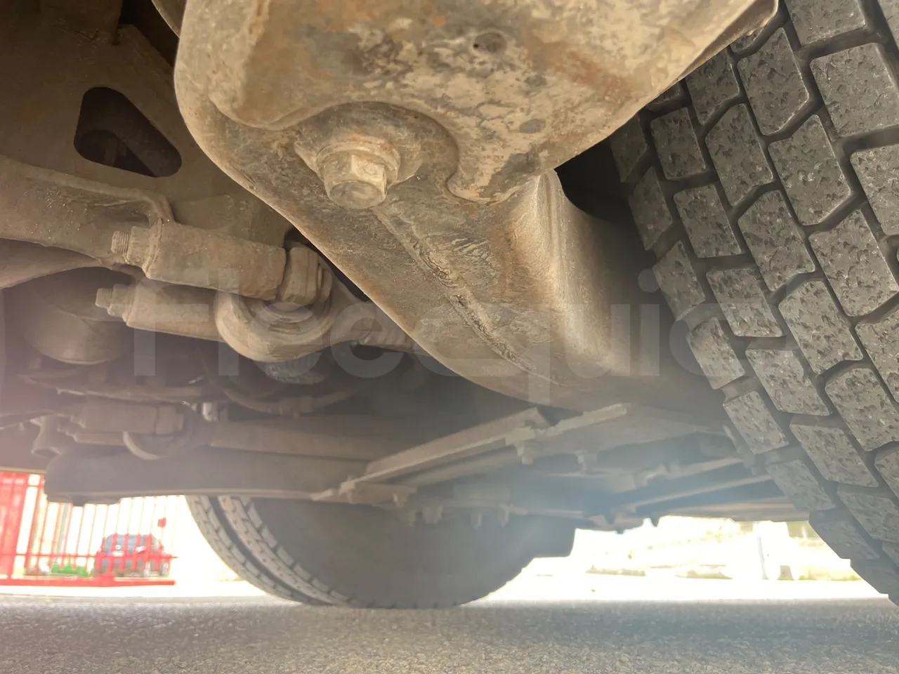 Mercedes-Benz Tourismo RHD 632 01 - Euro5 - 300kW - 12.140mt - front discs left