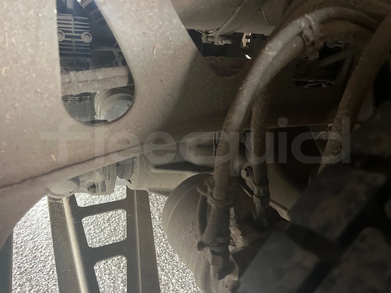 Mercedes-Benz Tourismo RHD 632 01 - Euro5 - 300kW - 12.140mt - front shock absorbers left