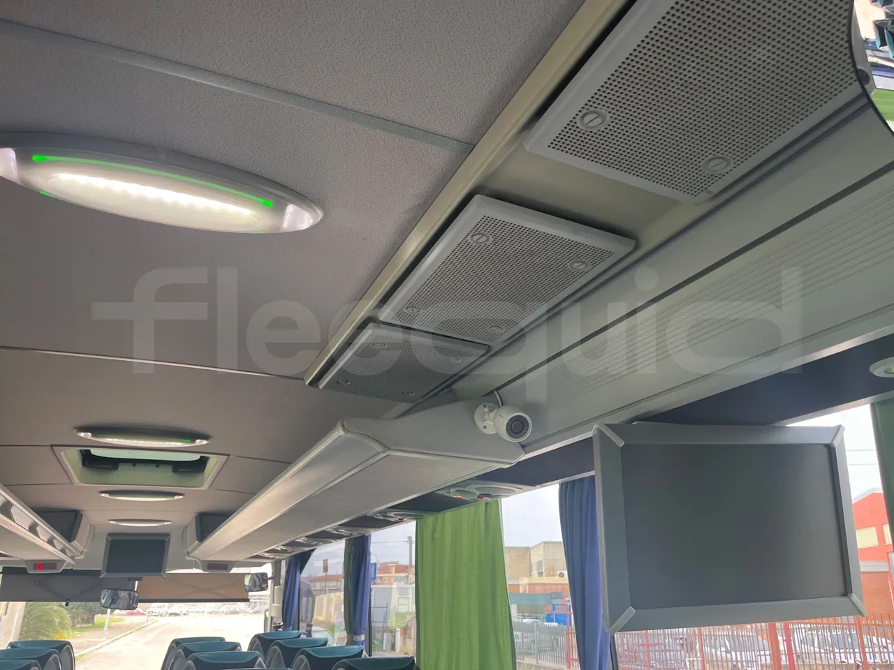 Mercedes-Benz Tourismo RHD 632 01 - Euro5 - 300kW - 12.140mt - roof hatch 2