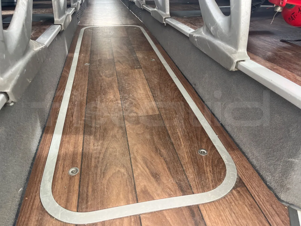 Mercedes-Benz Tourismo RHD 632 01 - Euro5 - 300kW - 12.140mt - monitor detail photo