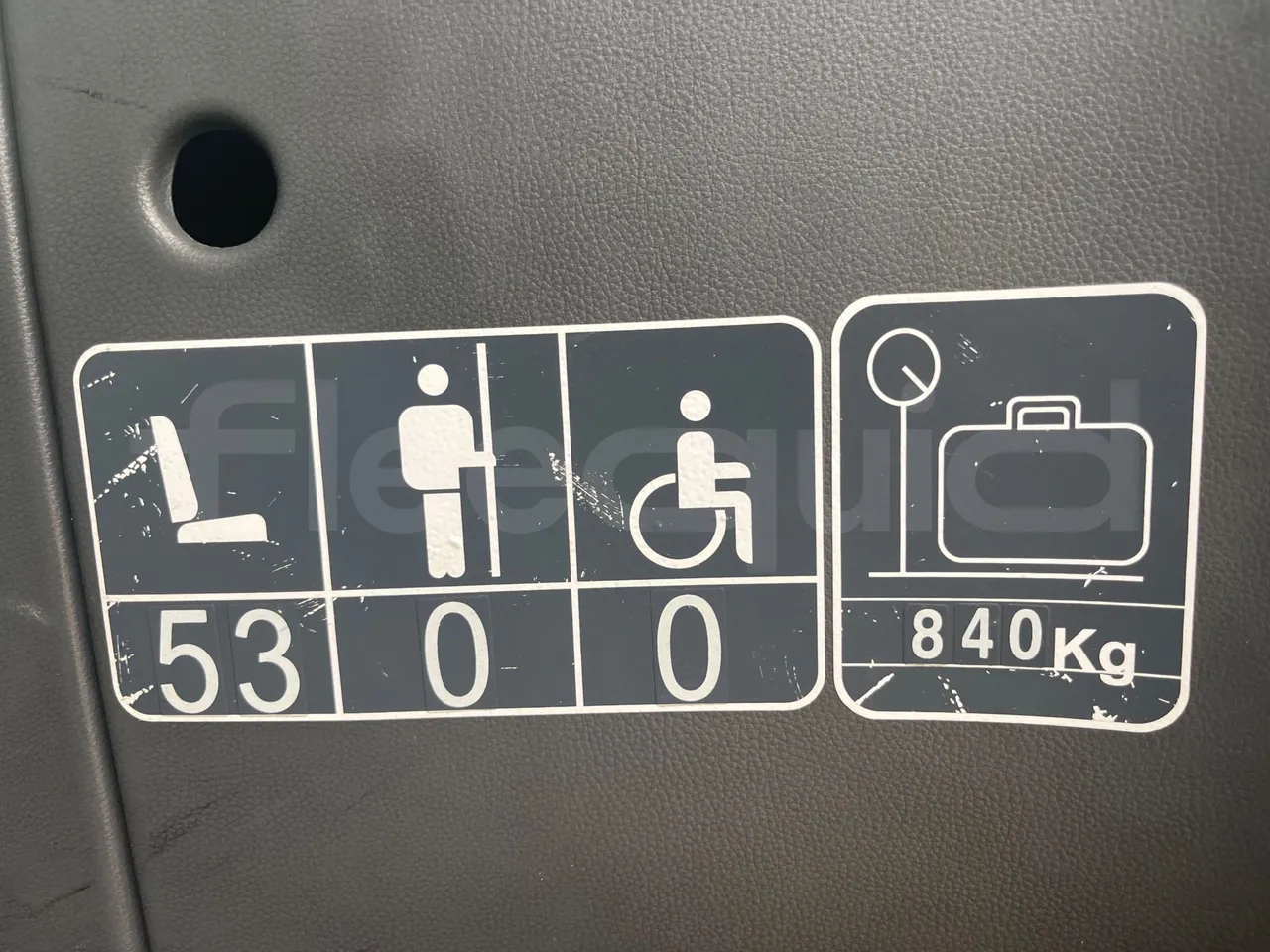 Mercedes-Benz Tourismo RHD 632 01 - Euro5 - 300kW - 12.140mt - axle 3 air springs 2 left