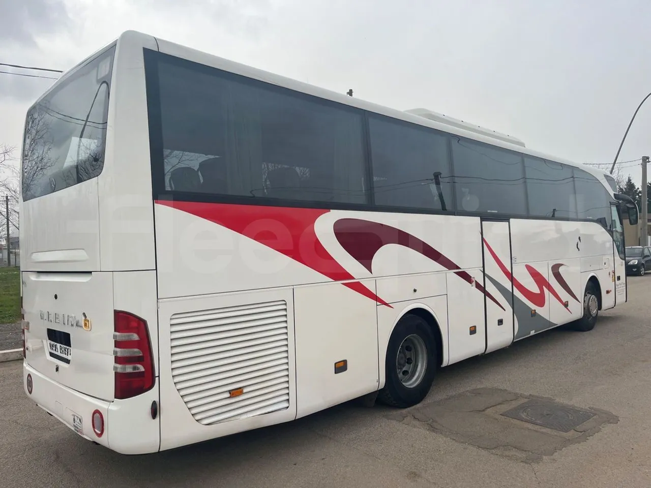 Mercedes-Benz Tourismo RHD 632 01 - Euro5 - 300kW - 12.140mt - right side doors closed