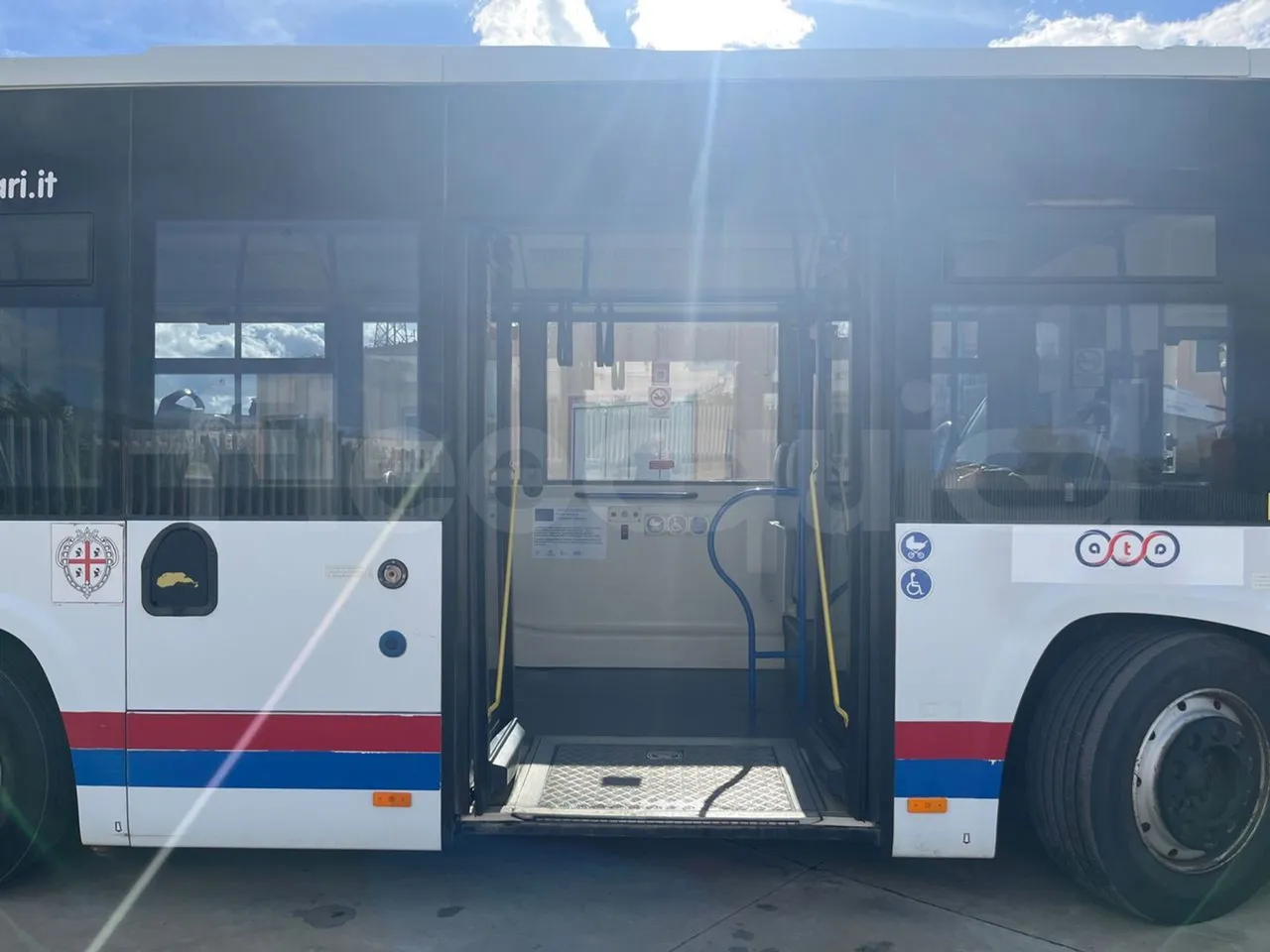 BredaMenarinibus Vivacity Plus C - Euro5 - 161kW - 8mt - front door 3 open