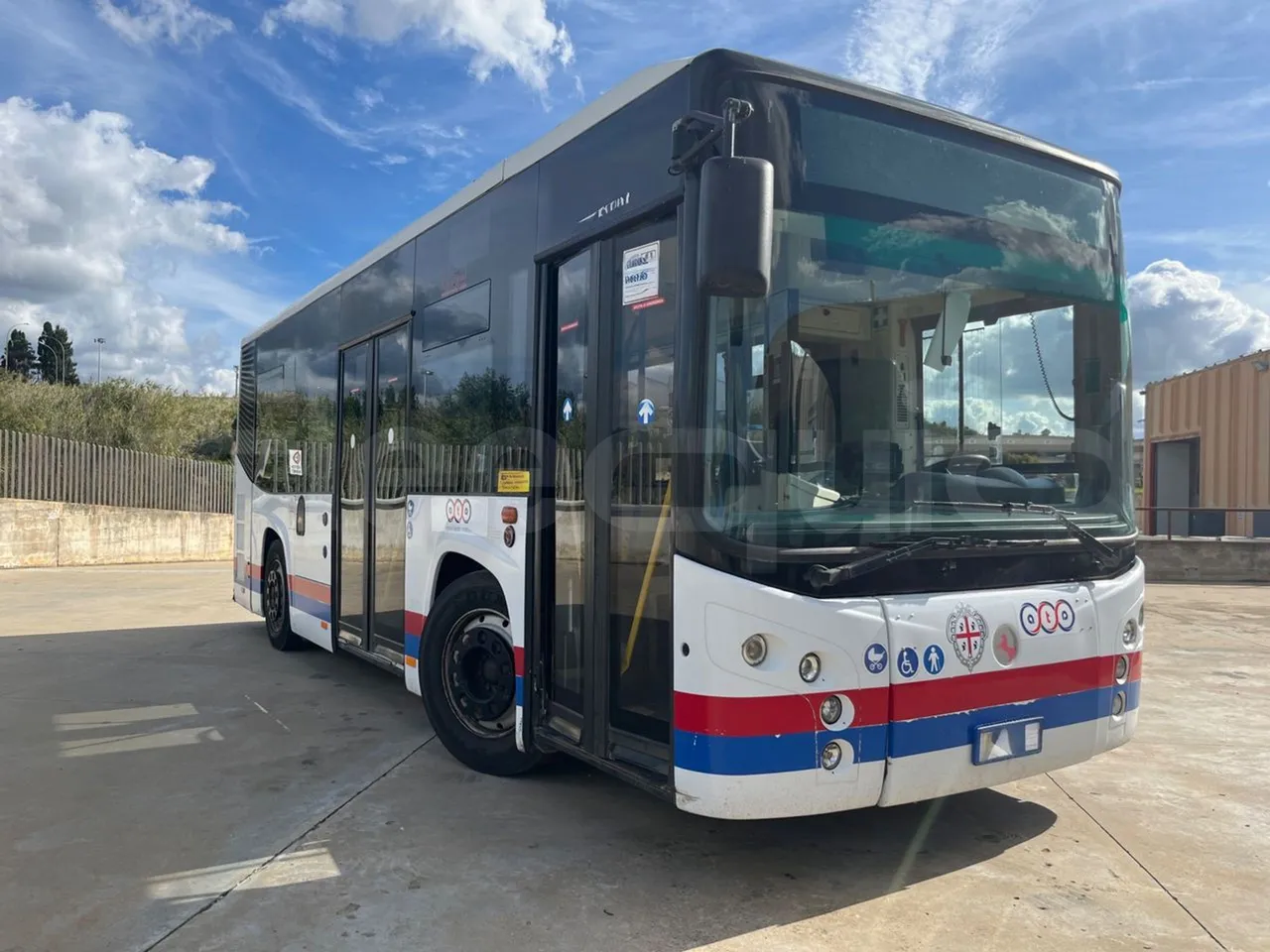 BredaMenarinibus Vivacity Plus C - Euro5 - 161kW - 8mt - 3/4 front right doors