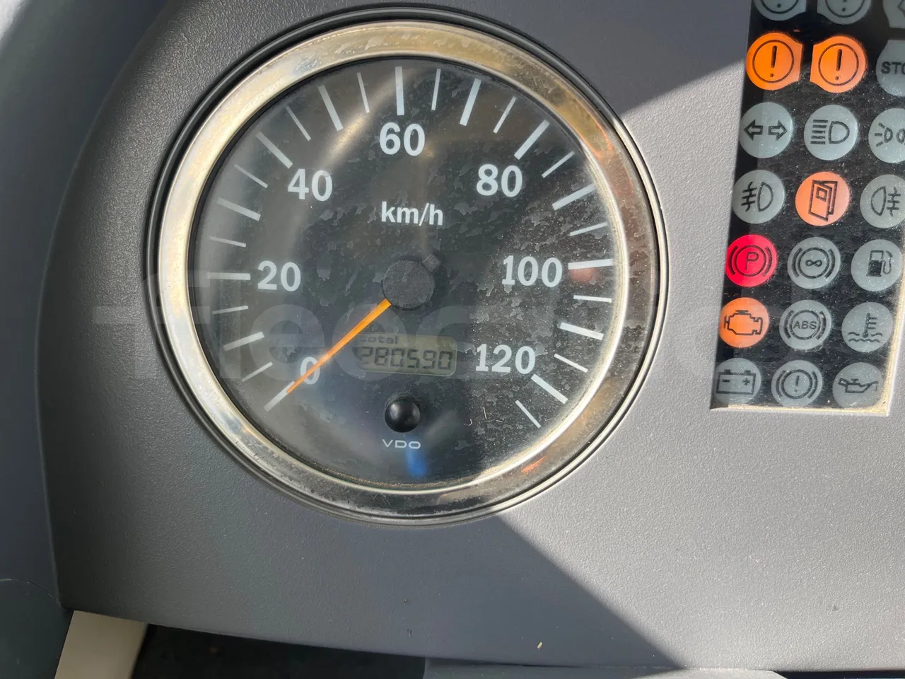 BredaMenarinibus Vivacity Plus C - Euro5 - 161kW - 8mt - dashboard lights on