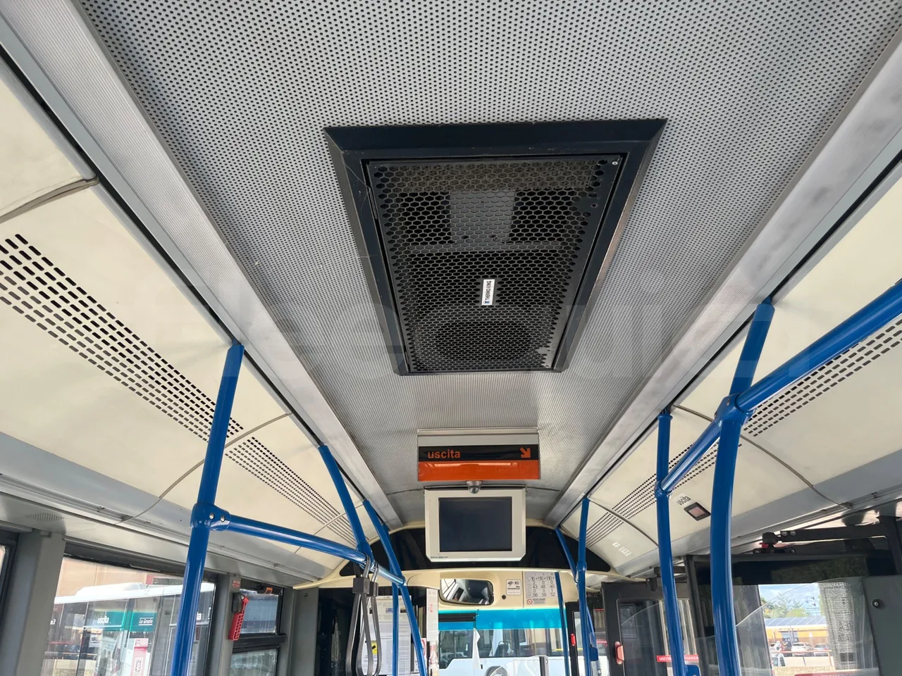 BredaMenarinibus Vivacity Plus C - Euro5 - 161kW - 8mt - overhead compartments photo