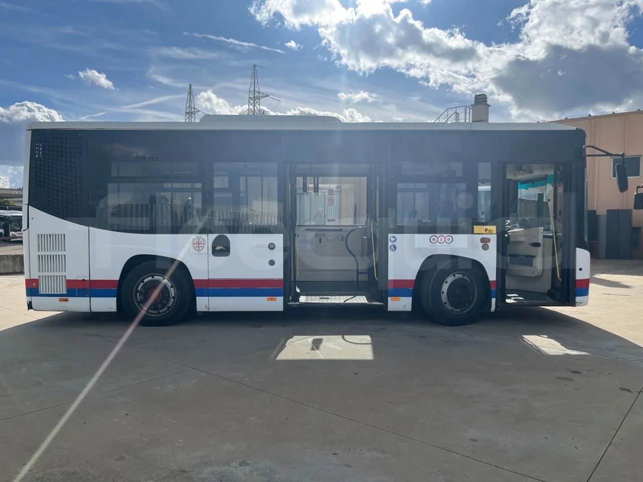 BredaMenarinibus Vivacity Plus C - Euro5 - 161kW - 8mt - right side doors open