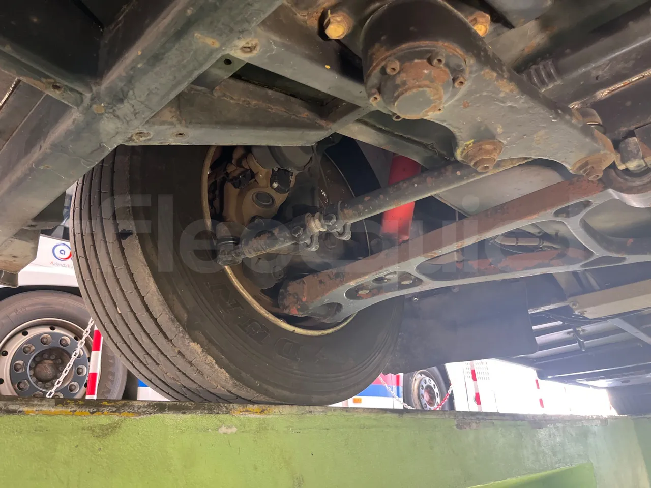 BredaMenarinibus Vivacity Plus C - Euro5 - 161kW - 8mt - front axle right side