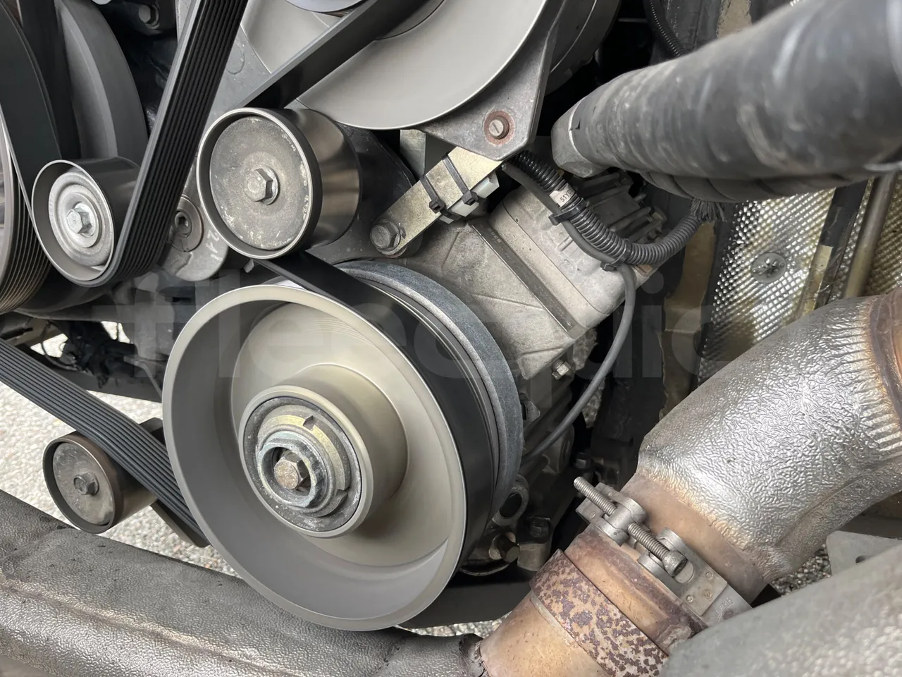 Mercedes-Benz O 530 5303/P - Euro 5 - 210 kW - 11.950 mt - air conditioning compressor