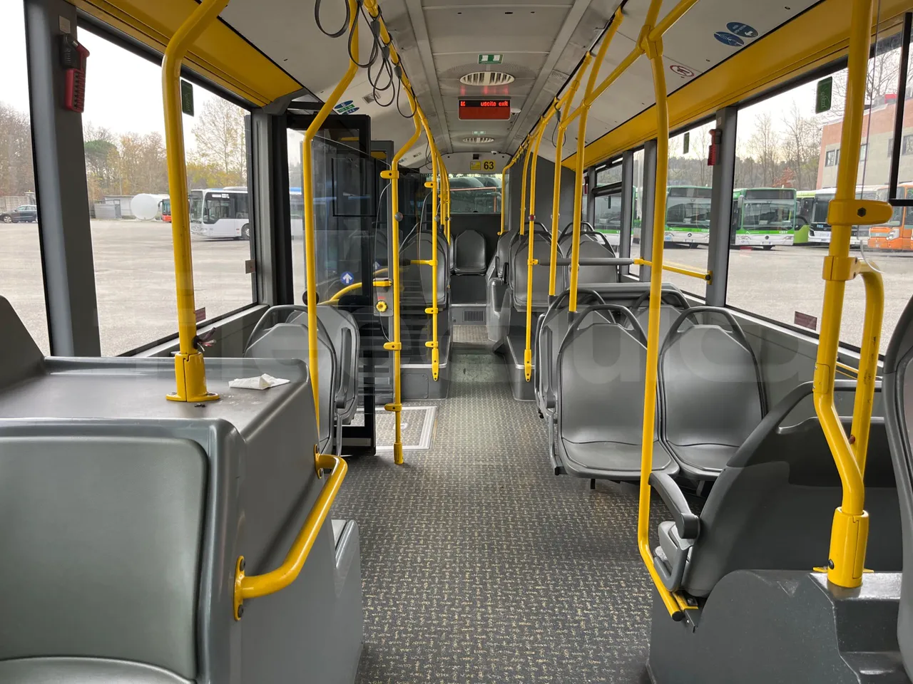 Mercedes-Benz O 530 5303/P - Euro 5 - 210 kW - 11.950 mt - interior reverse seats driver height