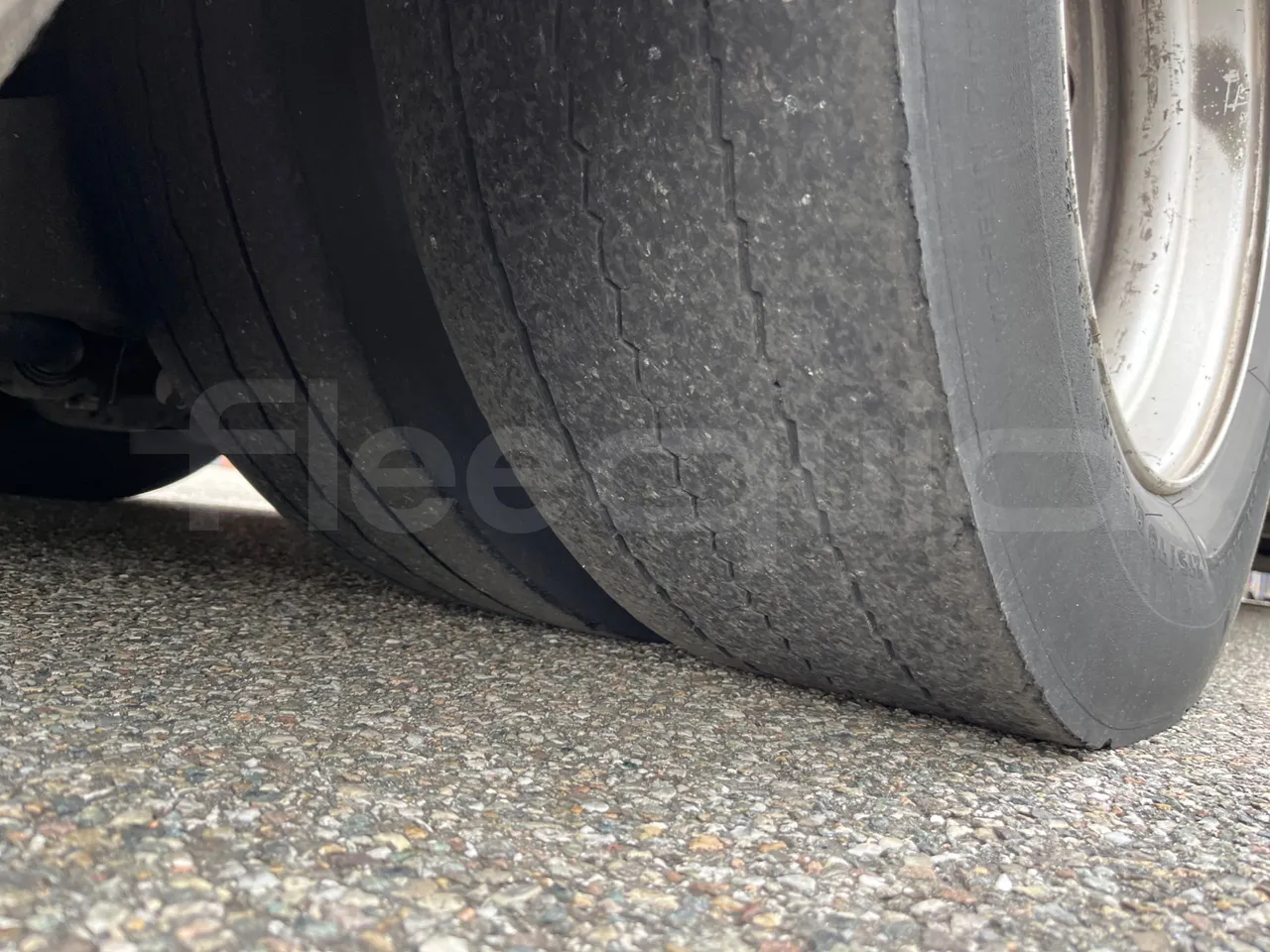 Mercedes-Benz O 530 5303/P - Euro 5 - 210 kW - 11.950 mt - tread condition second axle tires left