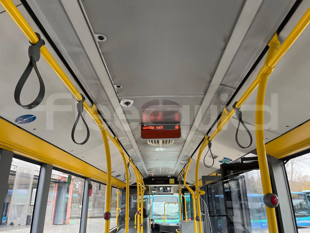Mercedes-Benz O 530 5303/P - Euro 5 - 210 kW - 11.950 mt - overhead compartments photo