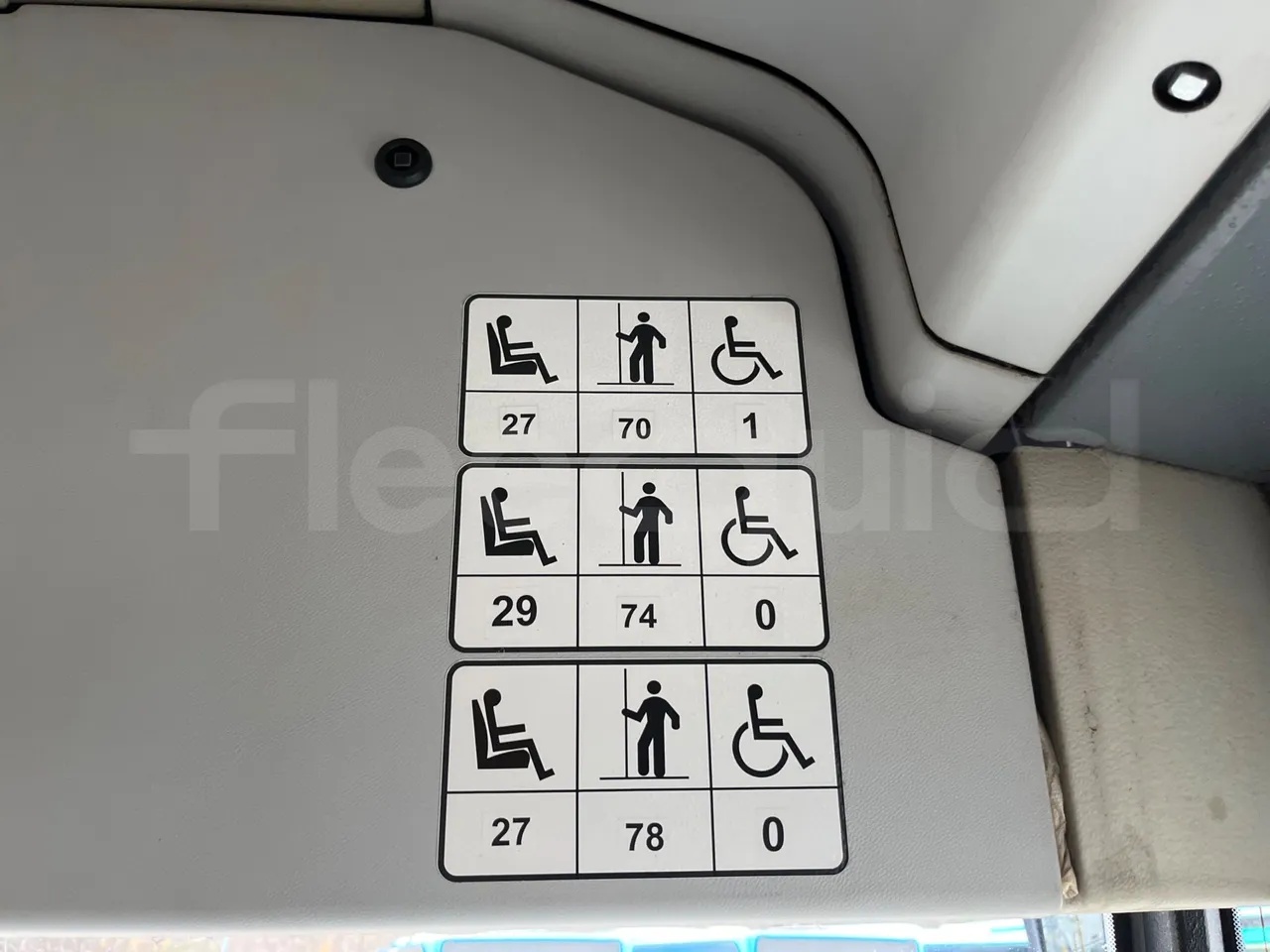 Mercedes-Benz O 530 5303/P - Euro 5 - 210 kW - 11.950 mt - seat plate photo