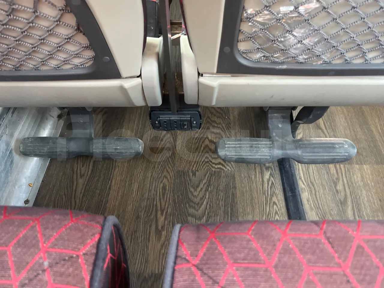 Vdl FUTURA FHD2 501E1 - Euro 6 - 320 kW - 12.875 mt - usb charging detail