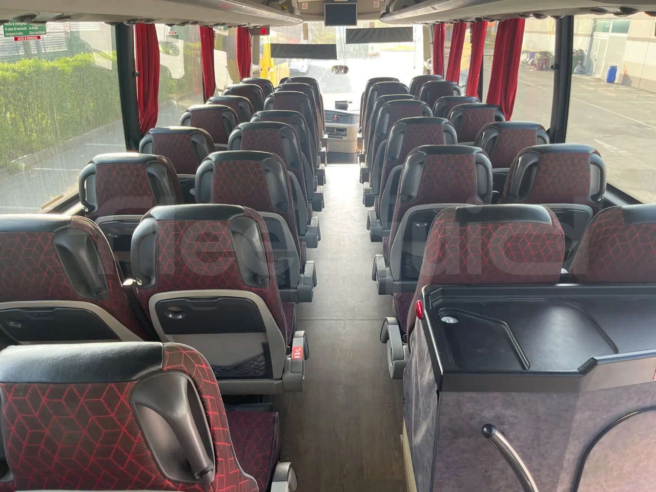 Vdl FUTURA FHD2 501E1 - Euro 6 - 320 kW - 12.875 mt - forward view middle aisle